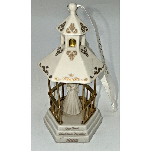 Vintage Wedgewood Wedding Gazebo”Our 1st Christmas Together”Ornament 2002 - Picture 1 of 10